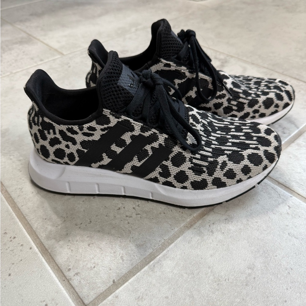 Adidas Swift Run Women’s Sneakers